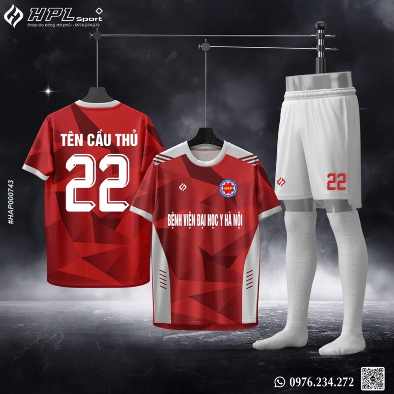 Áo Bóng Đá Màu Đỏ Đô Họa Tiết Đa Giác – Năng Động & Bắt Mắt