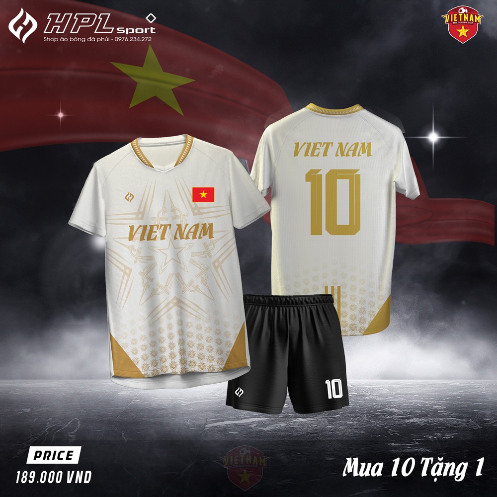Áo bóng đá Việt Nam màu trắng vàng sang trọng, họa tiết ngôi sao và bản đồ Việt Nam